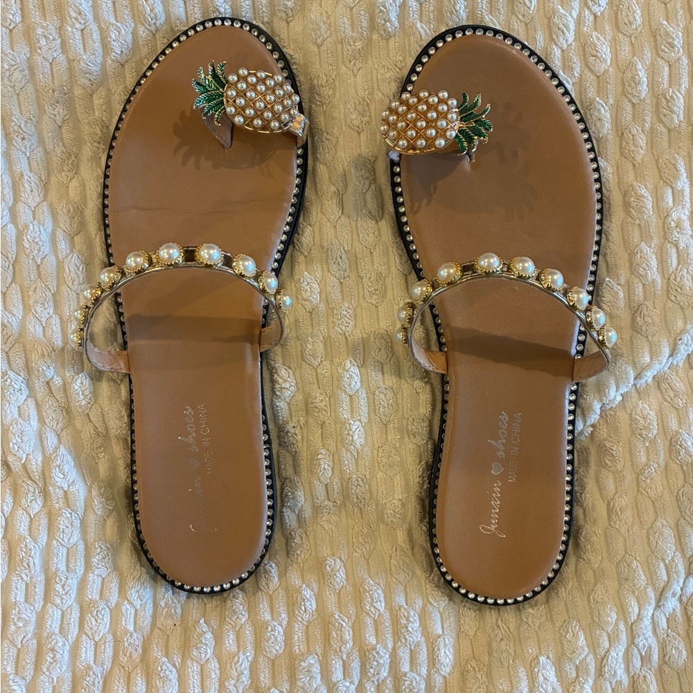 Junxin Pearl Embellished Sandals